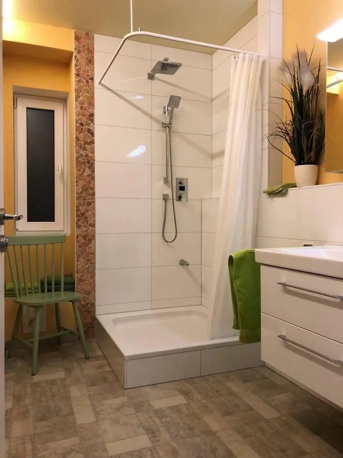 Calm Spacy Room, Own Modern Bath, Near Center, To 1 Person Or A Couple - Not Suitable For Craftsmen, Not Accepted - Privatly Rented Nuremberg 0*,